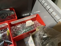 Partij onderdelen voor verpakkingsmachines en robots - afbeelding 98 van  100
