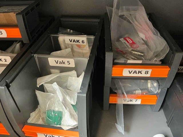 Partij onderdelen - afbeelding 11 van  14
