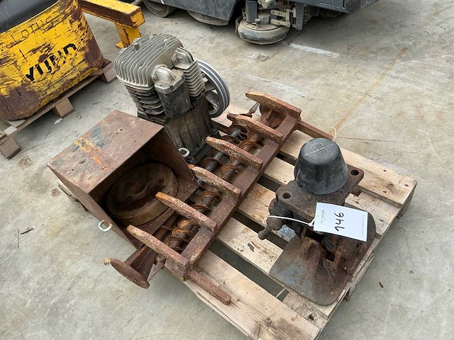 Partij onderdelen - afbeelding 1 van  6