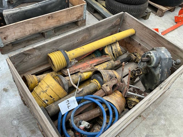 Partij onderdelen - afbeelding 2 van  8