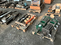 Partij onderdelen - afbeelding 1 van  4