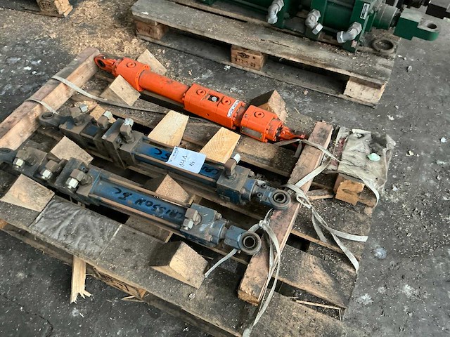 Partij onderdelen - afbeelding 4 van  4