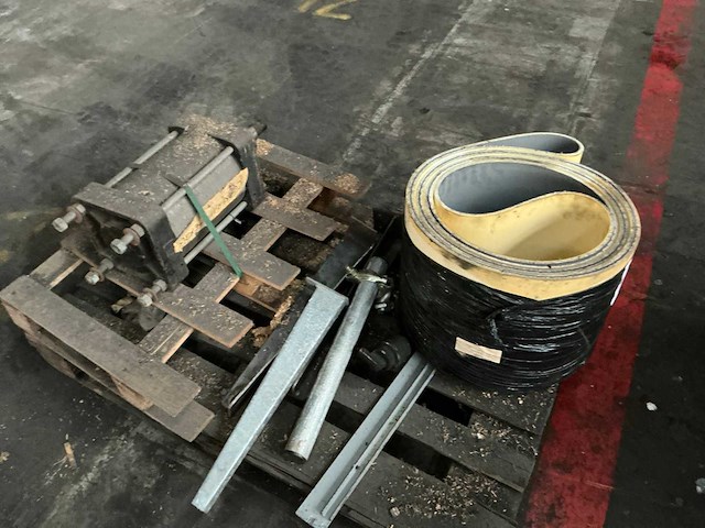 Partij onderdelen - afbeelding 8 van  9