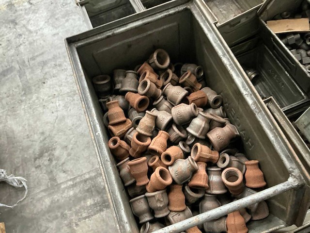 Partij onderdelen - afbeelding 2 van  15