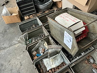 Partij onderdelen - afbeelding 5 van  15