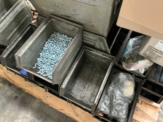 Partij onderdelen - afbeelding 6 van  15