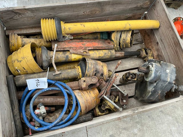 Partij onderdelen - afbeelding 1 van  8