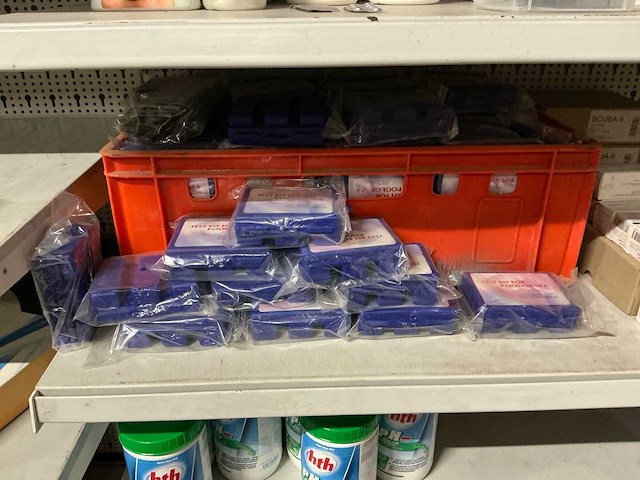 Partij onderhoudsmiddelen en toebehoren - afbeelding 5 van  11