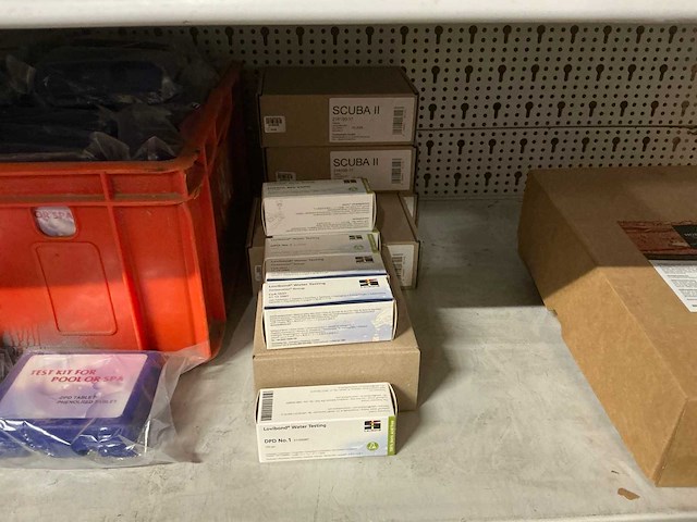 Partij onderhoudsmiddelen en toebehoren - afbeelding 6 van  11