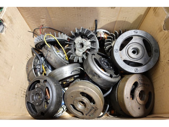 Partij ontstekingen bromfietsen - afbeelding 1 van  1