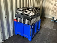 Partij opklapbare stoelen - afbeelding 1 van  3
