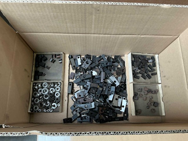 Partij opspan- en klemmateriaal - afbeelding 1 van  3