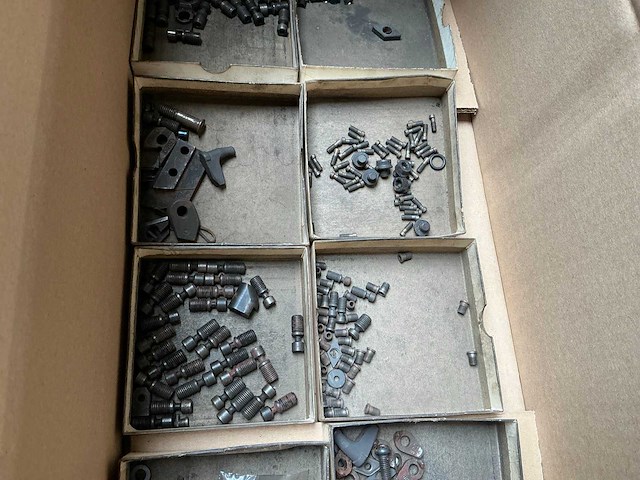 Partij opspan- en klemmateriaal - afbeelding 1 van  2