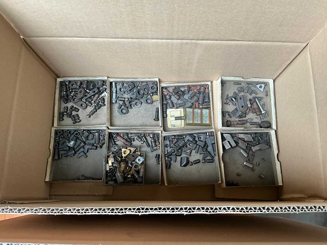 Partij opspan- en klemmateriaal - afbeelding 1 van  4