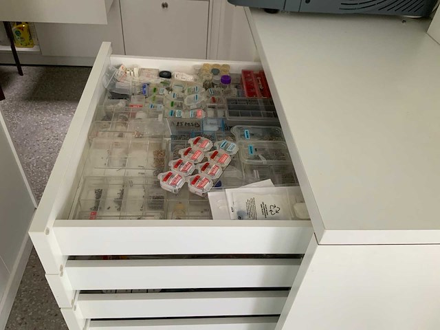 Partij opticien gereedschappen en toebehoren - afbeelding 27 van  32