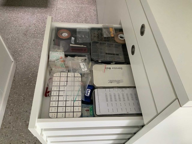 Partij opticien gereedschappen en toebehoren - afbeelding 29 van  32