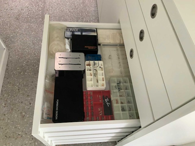 Partij opticien gereedschappen en toebehoren - afbeelding 30 van  32