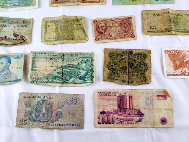 Partij oude bankbiljetten - afbeelding 4 van  6