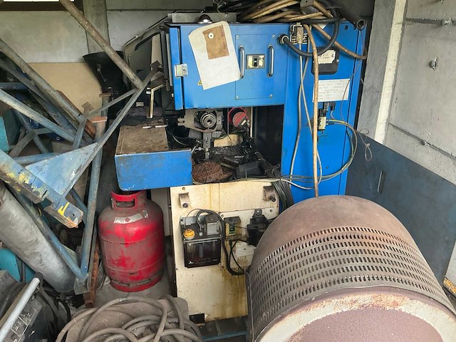 Partij oude machines (berging 3) - afbeelding 6 van  11