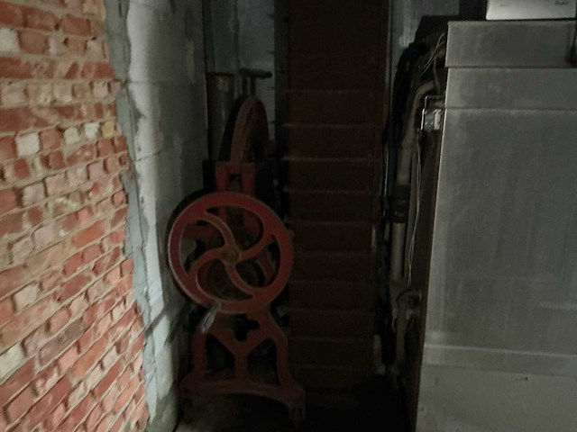 Partij oude machines dienend als schroot - afbeelding 5 van  6