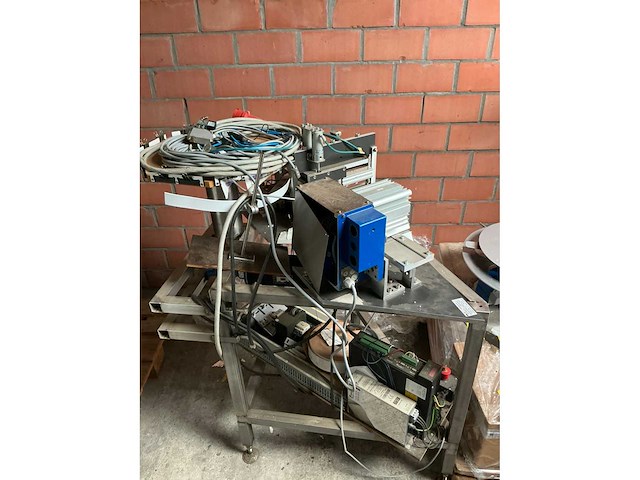 Partij oude machines en onderdelen - afbeelding 5 van  7