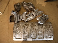 Partij oude mallen - afbeelding 1 van  6