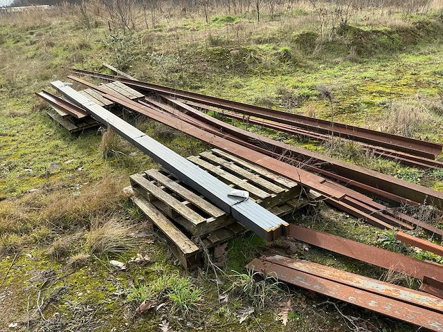 Partij oude metalen - afbeelding 2 van  31