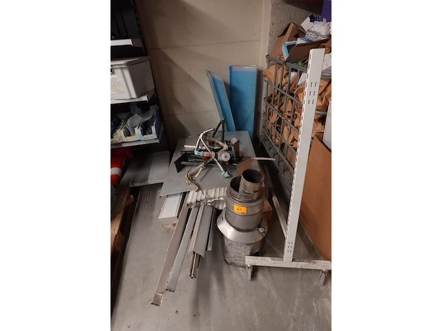 Partij oude metalen - afbeelding 1 van  9