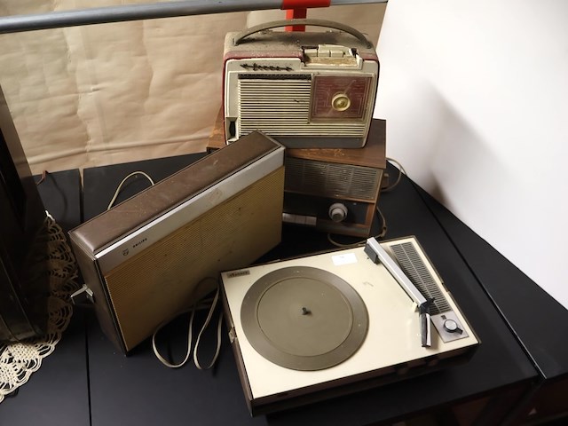 Partij oude radio's - afbeelding 2 van  6