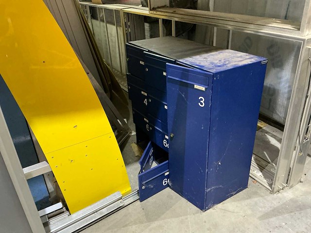 Partij oude reclameborden, alu profielen en diversen - afbeelding 3 van  18