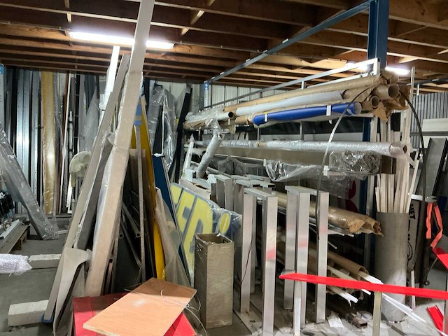 Partij oude reclameborden, alu profielen en diversen - afbeelding 11 van  18