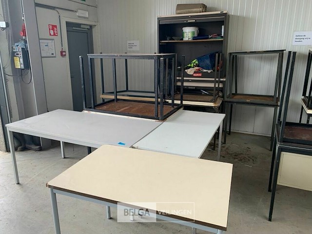 Partij oude tafels - afbeelding 1 van  4
