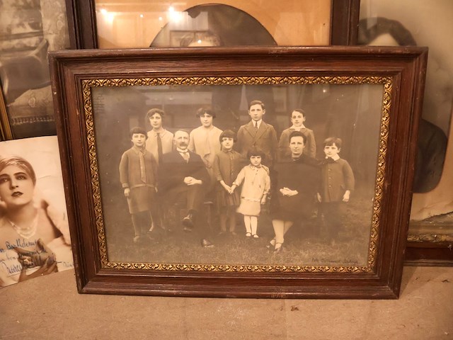 Partij oude zwart wit famillie foto's plm8 - afbeelding 7 van  10