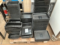 Partij oven bakplaatjes en bakken - afbeelding 1 van  2