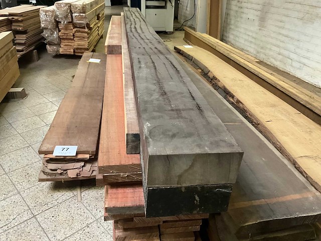 Partij padouk hout (circa 16 m2) + 2 balken - afbeelding 5 van  5