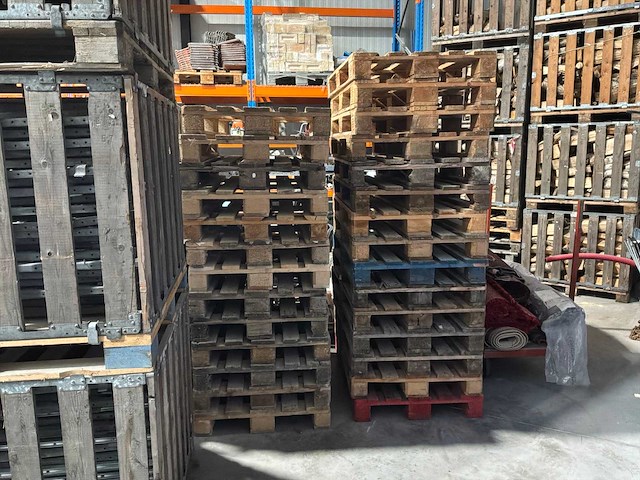 Partij palletten en opzetranden - afbeelding 2 van  2