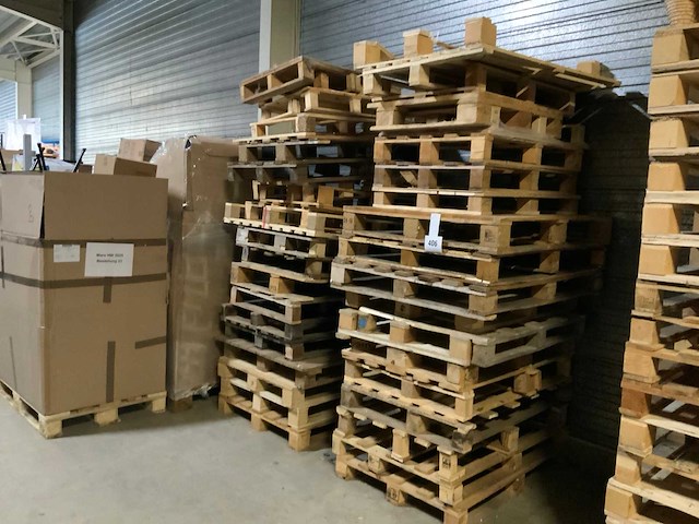 Partij palletten - afbeelding 1 van  3