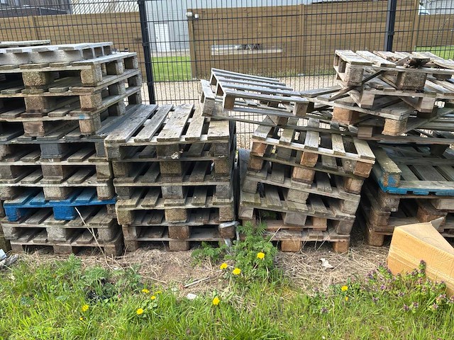 Partij palletten - afbeelding 4 van  6