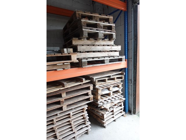 Partij palletten - afbeelding 8 van  8