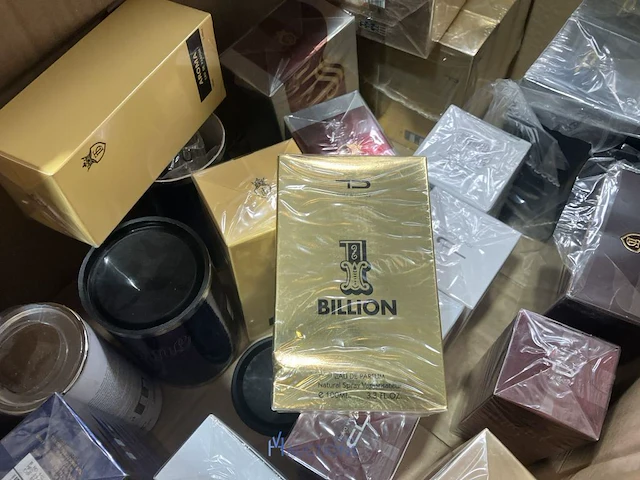 Partij parfum en accessoires - afbeelding 2 van  15