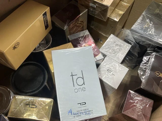 Partij parfum en accessoires - afbeelding 3 van  15