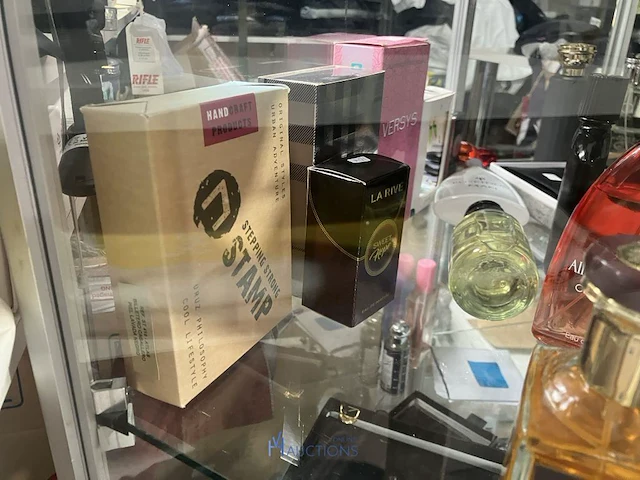 Partij parfum en accessoires - afbeelding 9 van  15