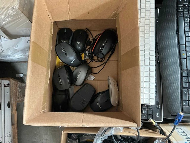 Partij partij diverse it-accessoires - afbeelding 5 van  5