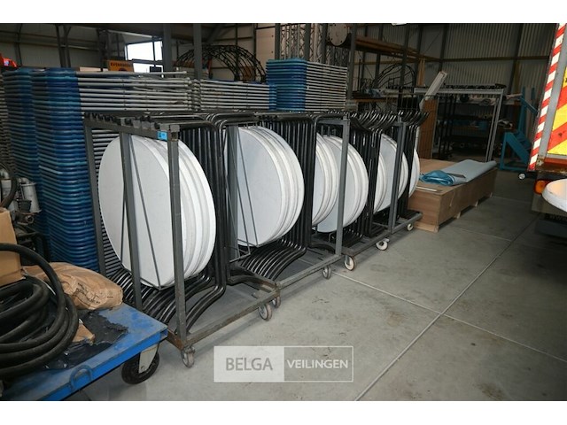 Partij partytafels + karren - afbeelding 1 van  8