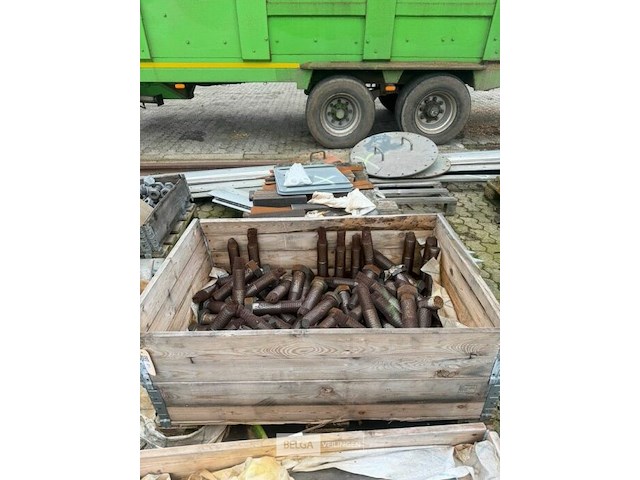 Partij pasbouten - afbeelding 1 van  2