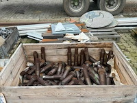 Partij pasbouten - afbeelding 1 van  2