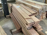 Partij perenhout latten - afbeelding 1 van  7