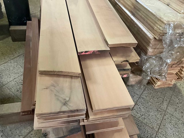 Partij perenhout latten - afbeelding 4 van  7