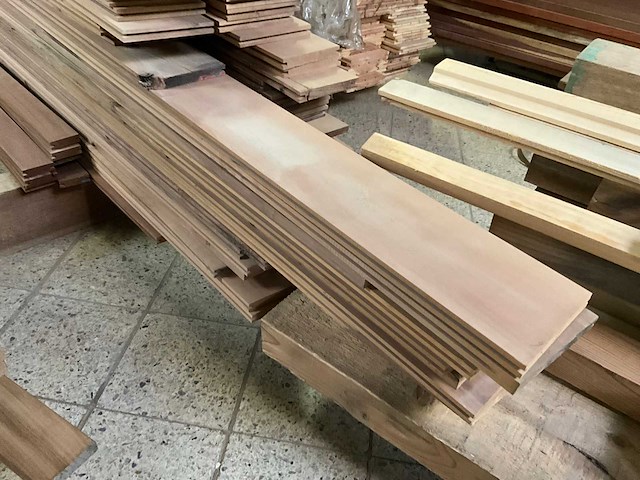 Partij perenhout latten - afbeelding 5 van  7