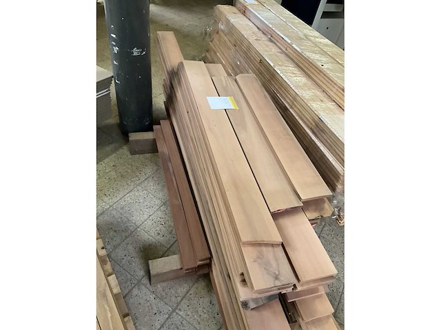 Partij perenhout latten - afbeelding 6 van  7